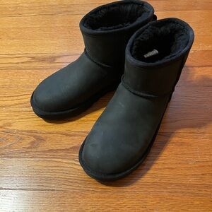 Uggs- Black Shearling Lined Ankle Boots